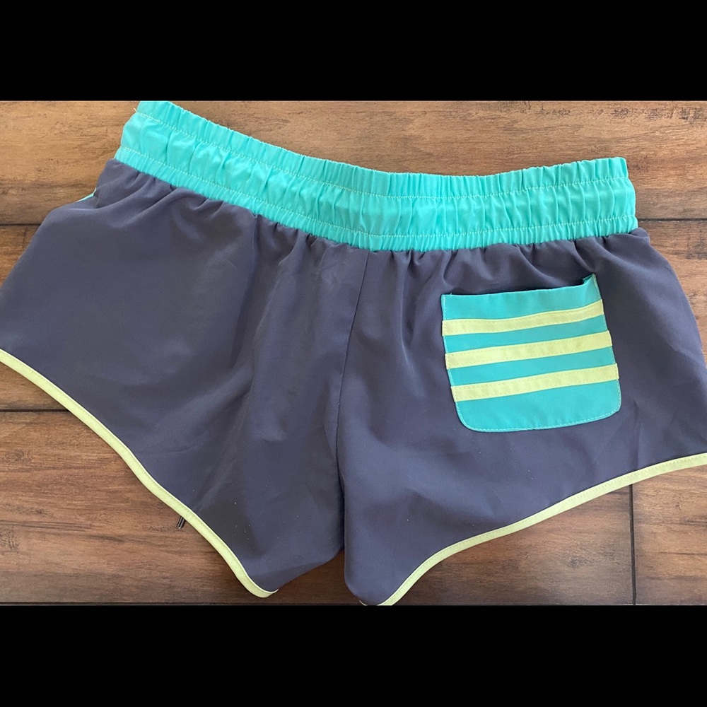 Adidas shorts size XS - Picture 2 of 5
